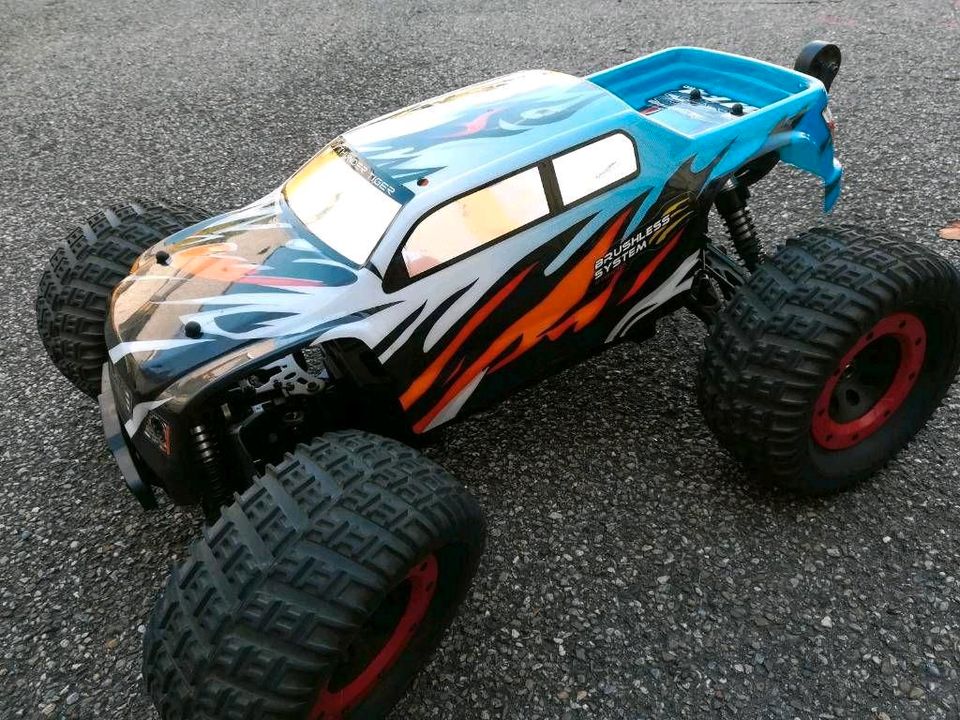 Rc modellbau Auto 1:6 groß Modell Benziner in Augsburg