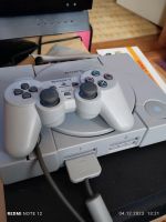 Playstation 1 mit  und 2 Controller im guten Zustand Berlin - Reinickendorf Vorschau