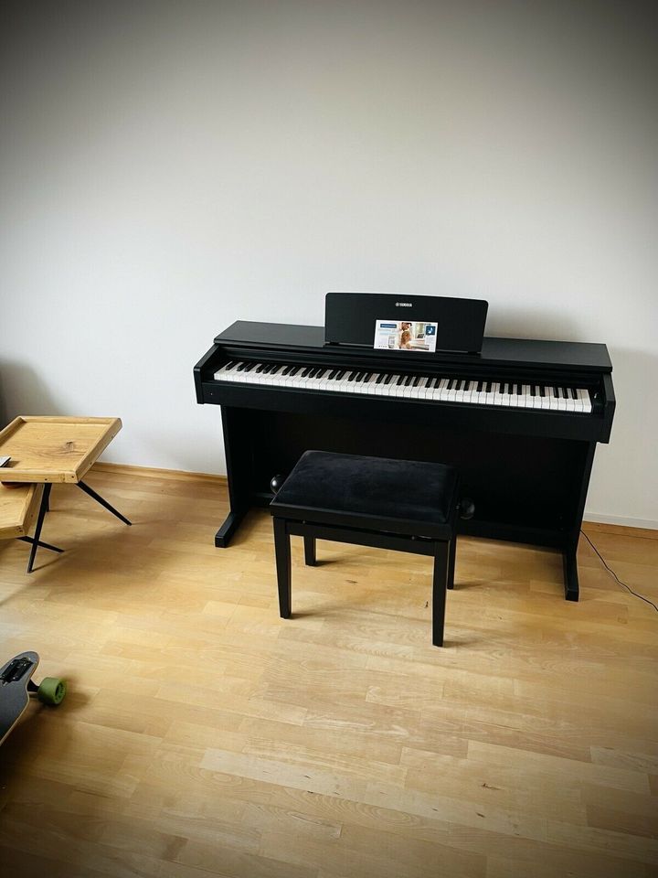 Yamaha Ydp Clp Digitalpiano mieten Clavinova Testen in Bonn