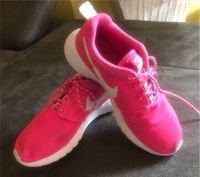 NIKE ROSHE ONE GS  Sportschuhe Sneaker Freizeit Comfort Gr. 36 Baden-Württemberg - Heidelberg Vorschau