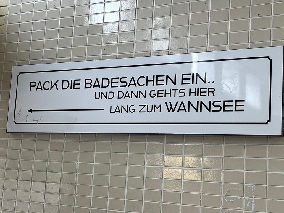 Zu Fuß ins Strandbad Wannsee!  Schöne 2,5 Zimmer-Eigentumswohnung  in Berlin-Nikolassee, bezugsfrei! in Berlin