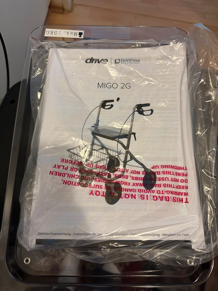 Drive Medical Migo 2G Rollator inkl. Stockhalter, Korb & Tablett in Wuppertal