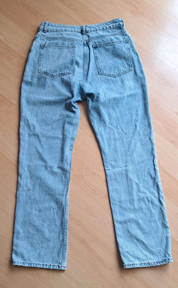 H&M Damen Jeans Gr. 42 in Erzhausen