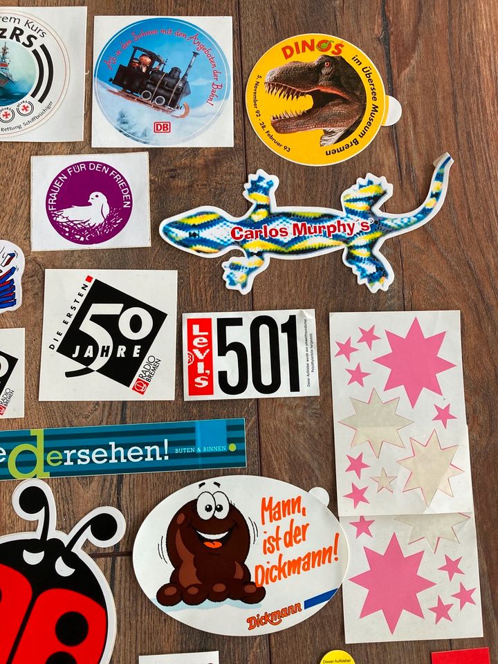 Viele Sticker Aufkleber aus den Neunzigern 90er vintage in Stuhr