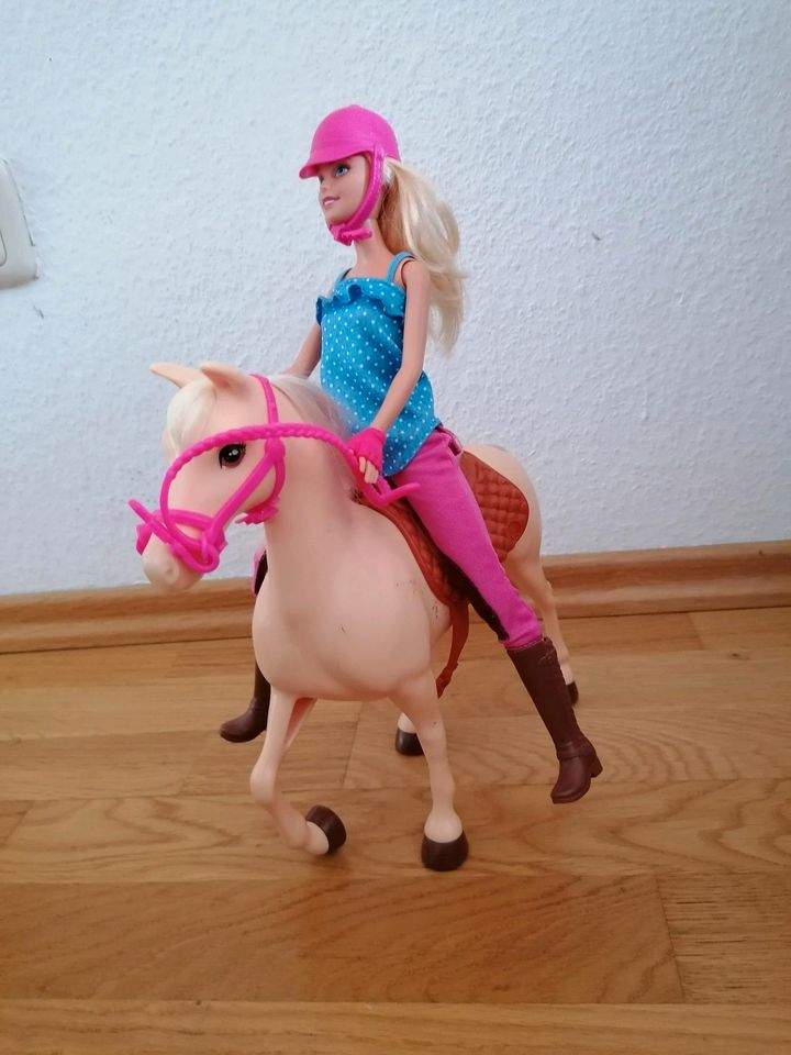 Barbie mit Pferd in Kriftel