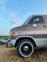 Chevrolet G20 Lowtop V8 Van Camper Transporter 7 Sitzer mit LPG Bayern - Vilsbiburg Vorschau