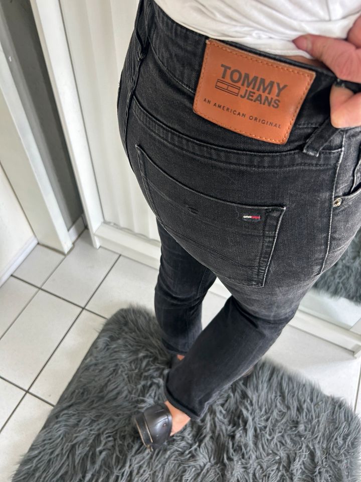 Tommy hilfiger jeans hose gr L-XL in Essen