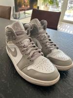 Nike Air Jordan Mid US9 EU42,5 Hessen - Alsbach-Hähnlein Vorschau