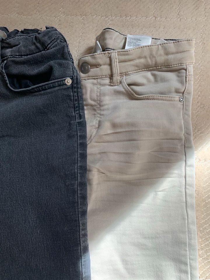 Jeans von H&M Gr.134 in Planegg