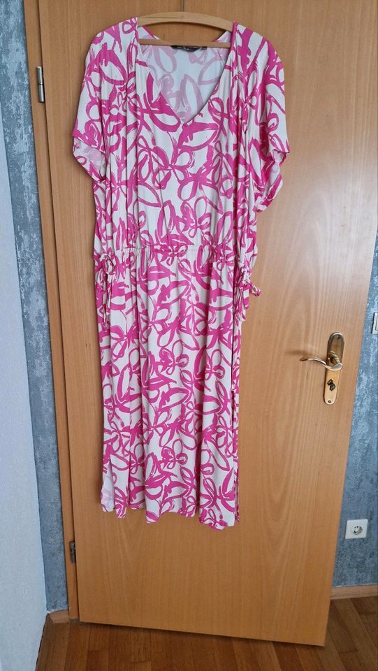 Kleid Ulla Popken NEU Gr. 52 pink/creme in Höxter