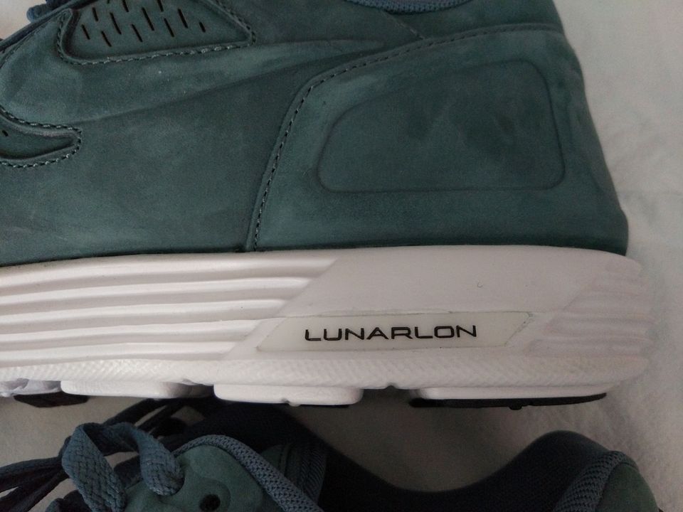 Nike LUNAR Flow LSR PRM Herren Schuhe Grün LUNARLON 44 eher 43 ! in Berlin