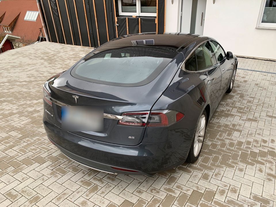 Tesla S 85 free super LteCCS  2 Jahre Garantie auf Motor und Akku in Loßburg