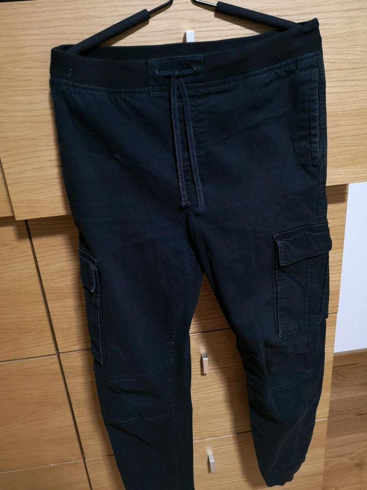 Cargohose H&M schwarz 170 Jack & Jones flake neu  hose 32 30 M in Obertshausen