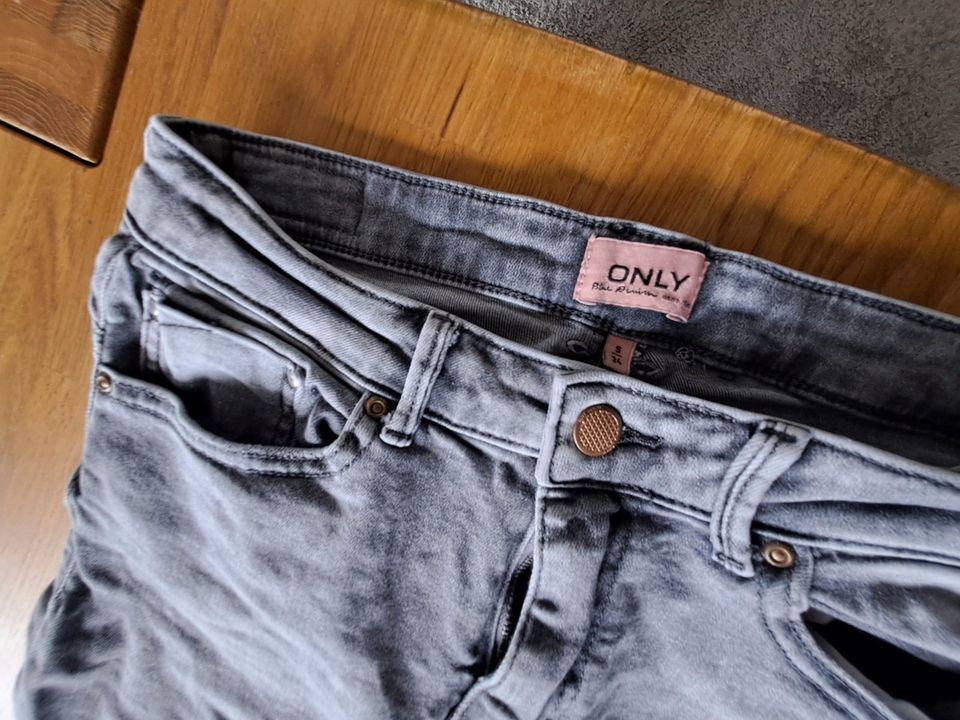 only Jeans Hose grau Gr. S Länge 34 in Uedem