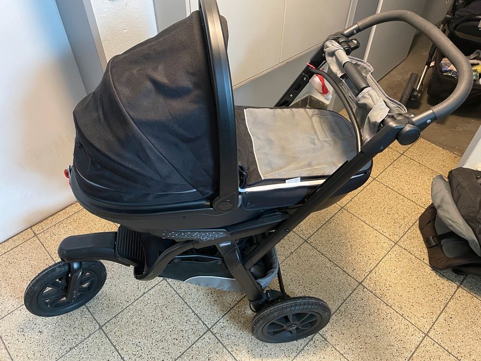 Chicco Trio Activ Kinderwagen Sport in Esslingen