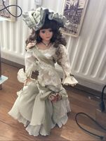 Tolle große Puppe mit Hut Nordrhein-Westfalen - Düren Vorschau