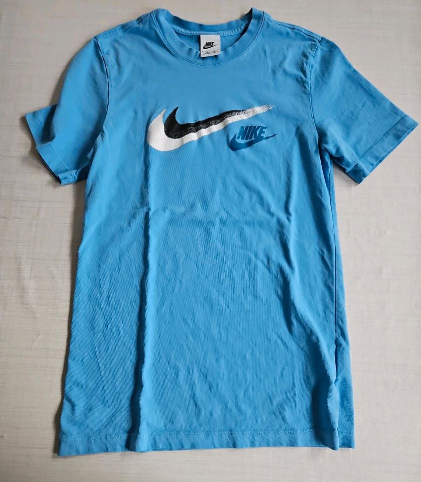 Nike T-shirt S in Sargenroth