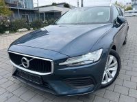 Volvo V60 Momentum Pro AUTOM*NAVI*LEDER*LED*MTL*KAMERA Baden-Württemberg - Holzgerlingen Vorschau