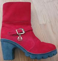 Rote Stiefeletten (Größe: 37) Niedersachsen - Seelze Vorschau