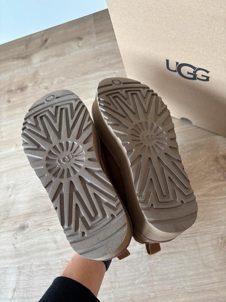 UGG Ultra Mini Platform Boots Stiefel Chestnut 38 mit OVP in Kirchlengern