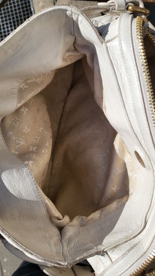 LOUIS VUITTON Cruise Line Rivet Shoulder Bag weiß, selten in Salzwedel