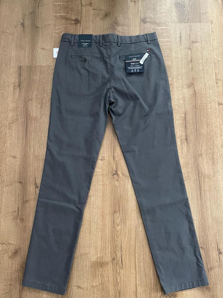 ♦ Neu mit Etikett ♦ TOMMY HILFIGER Chino 1985 TH FLEX Grau 34/32 in Kaiserslautern