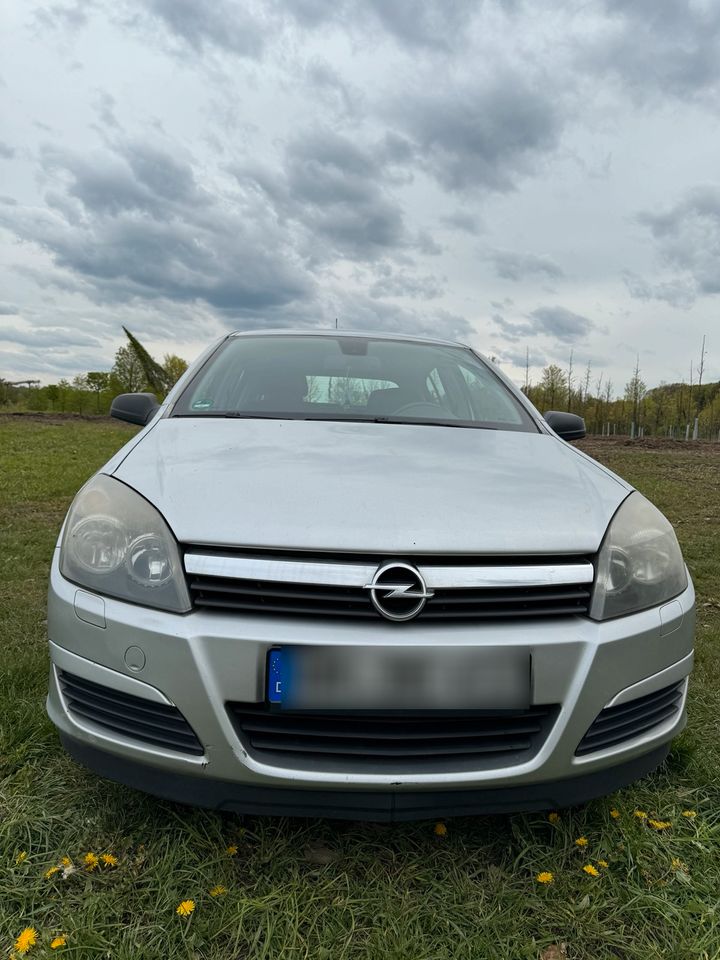 Opel Astra 1,6 Automatikgetriebe in Rosengarten