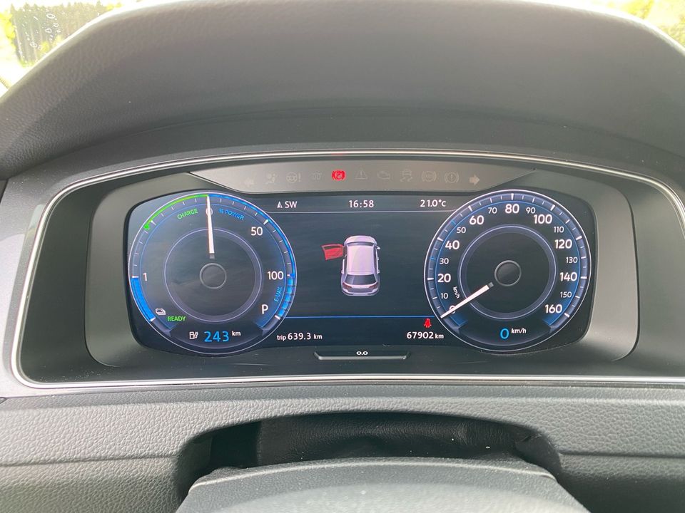 VW Golf 7 35,8kWh e-Golf Wärmepumpe+Navi+Carplay+Dynaudio+CCS+LED in Blankenheim bei Sangerhausen