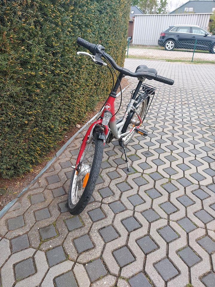 Kinderfahrrad Fahrrad rot silber in Hoppegarten