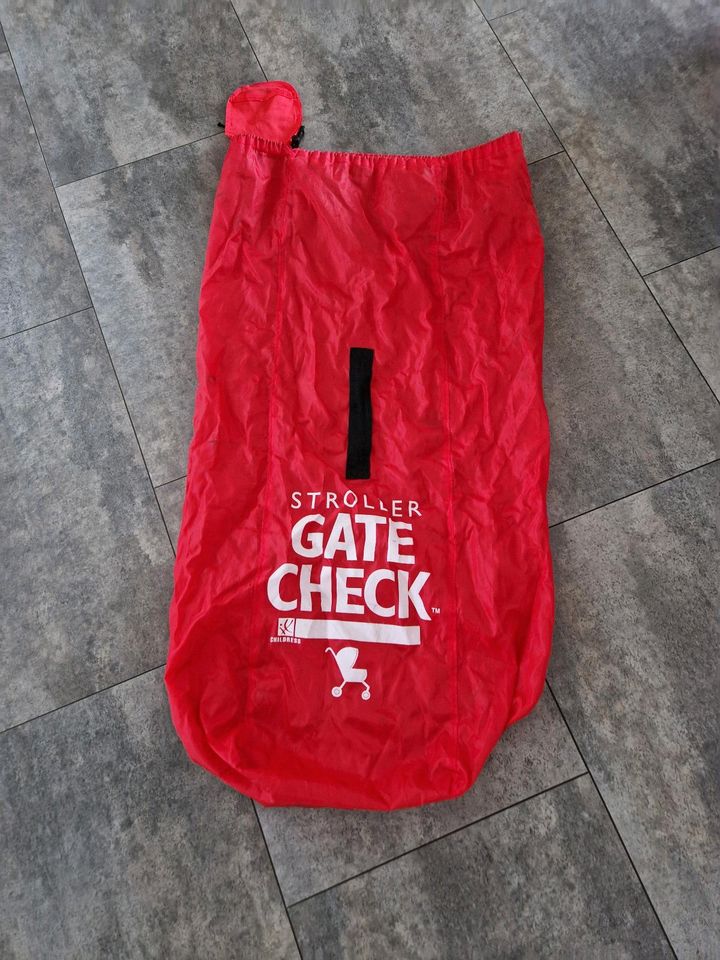 Kinderwagenhülle Flugzeug gate check bag in Havixbeck