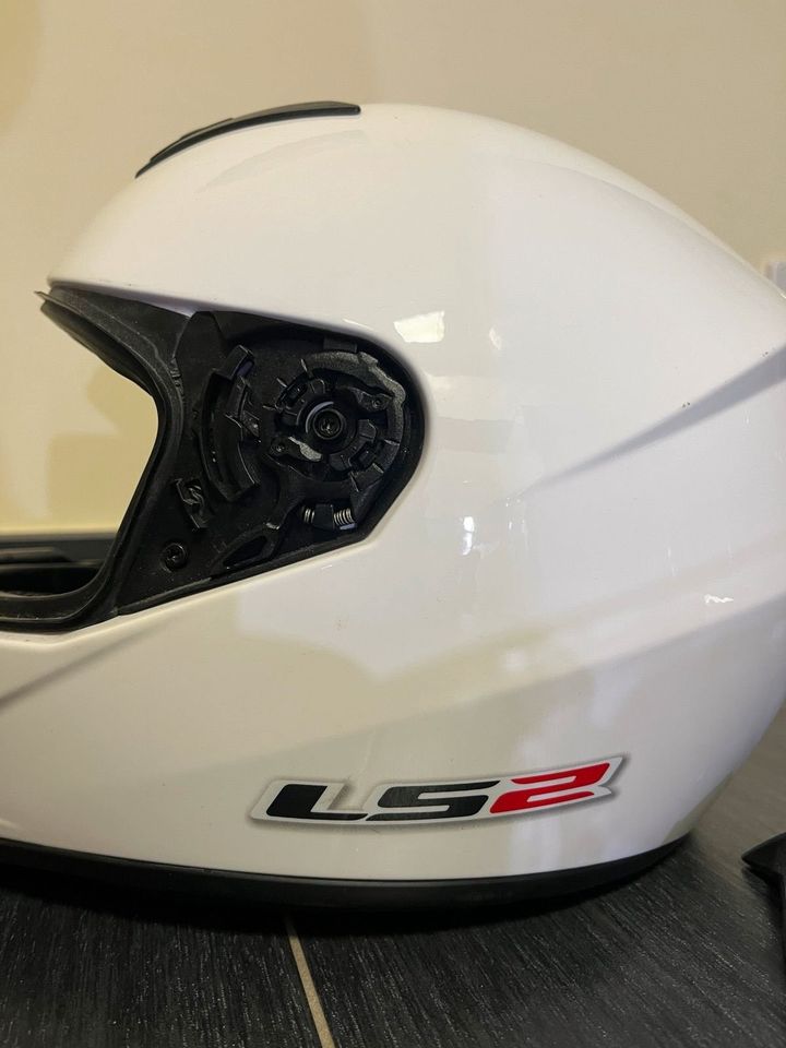 Motorradhelm LS2 Helm in Größe L in Limbach-Oberfrohna