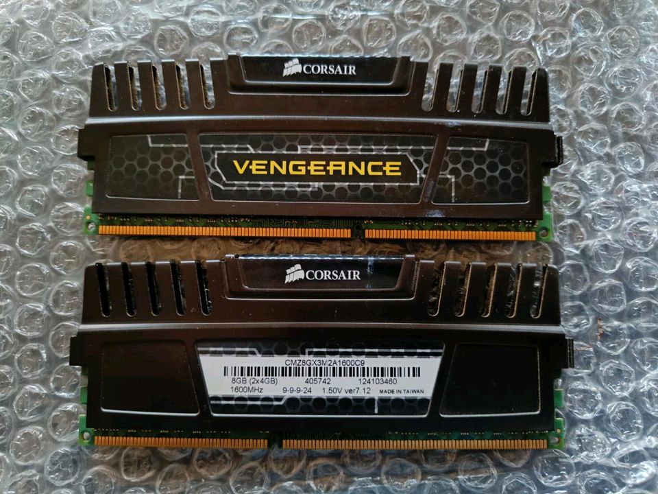 Corsair Vengeance DDR3 2x 4 GB 1600MHz in Petersaurach