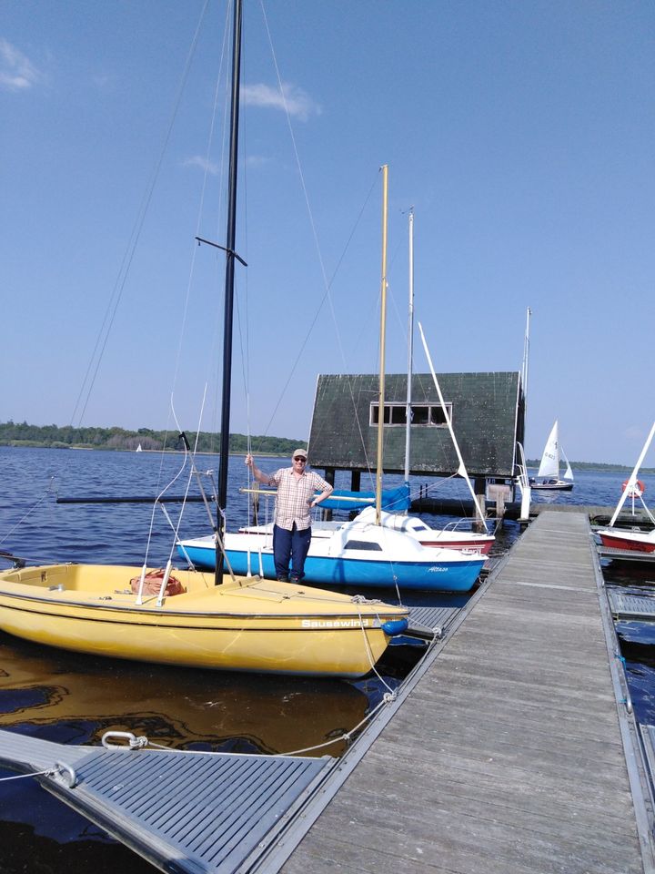 Segelboot Segeljolle Flying Cruiser mit Trailer und Motor in Freiburg (Elbe)