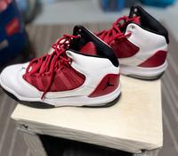 Basketball Schuhe von Jordan Max Aura 106 Nordrhein-Westfalen - Brühl Vorschau