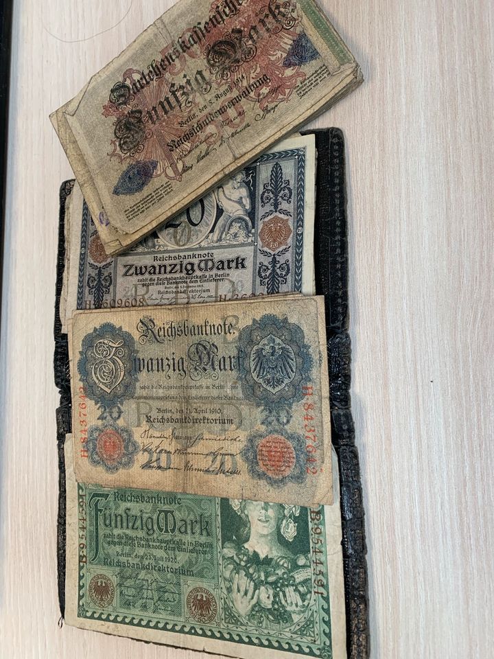35 alte Geldscheine und antike Geldscheintasche Reichsbanknote in Passau