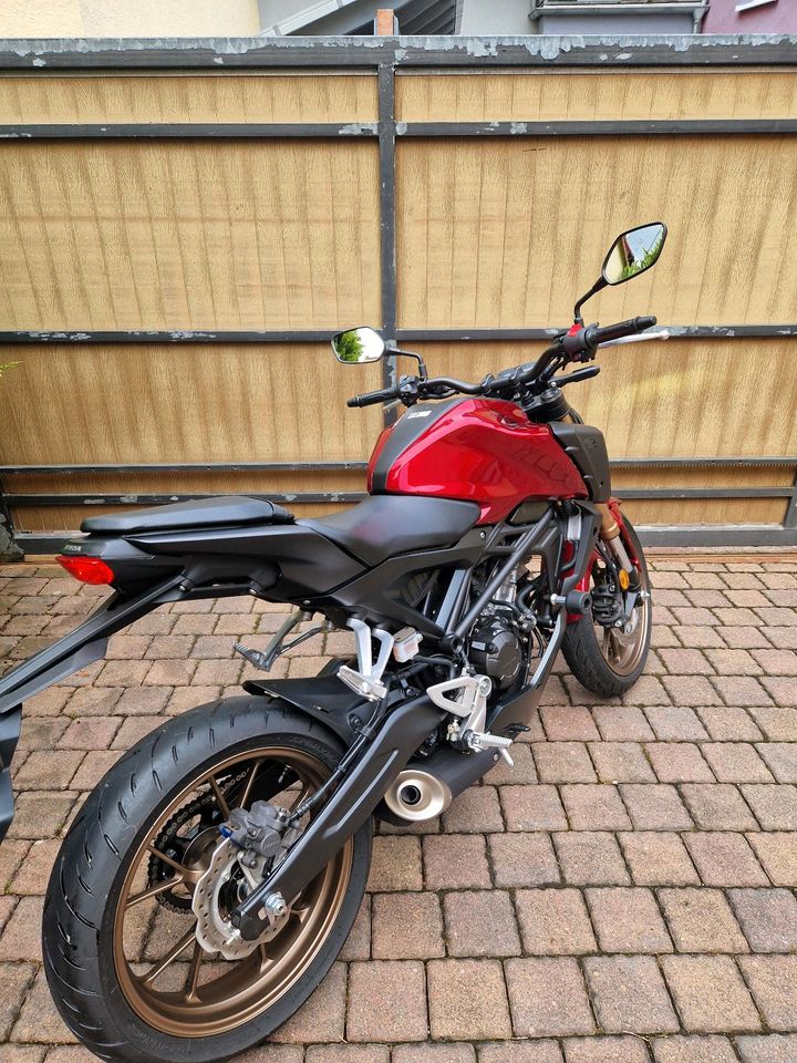 Honda CBF 125r rot in Wiesbaden