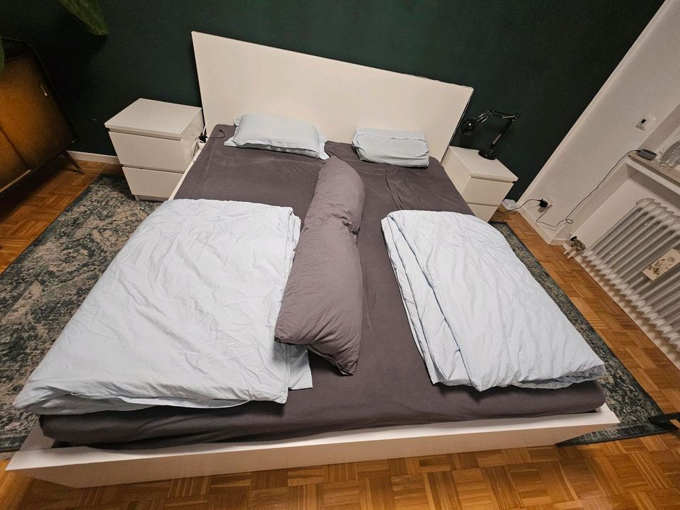 Malm Bett (180x200cm) mit 4x Bettschubladen & 2x Nachtischschrank in Oberursel (Taunus)
