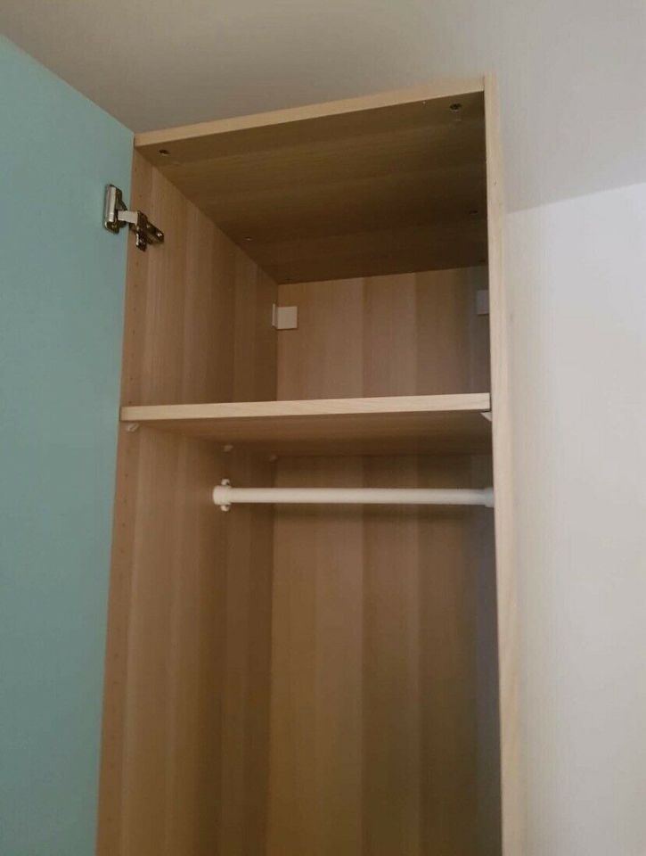 Ikea Kleiderschrank HxTxB: 230x58x59 wie NEU in Frankfurt am Main