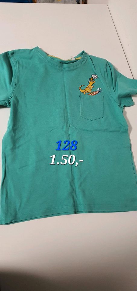 T shirts 122/128 in Gaildorf