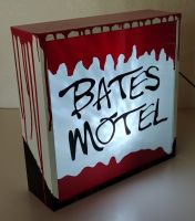 Leuchtkasten "Bates Motel", Türschilder, "Blutfolie" - Setpreis ! Rheinland-Pfalz - Worms Vorschau