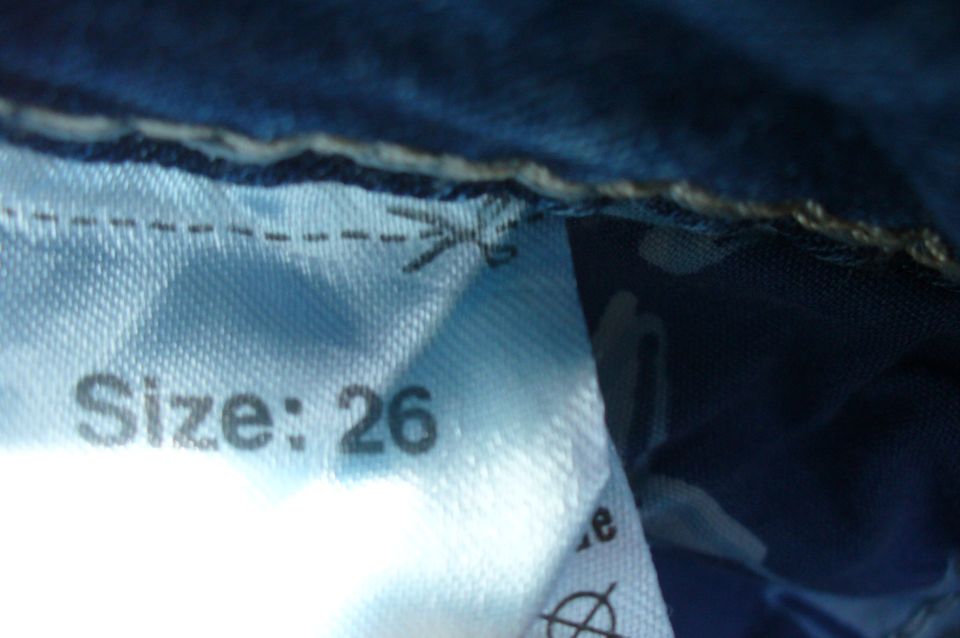 soccx-Denim kurze Damen Hose Gr. 26 in verwaschenem Jeansblau in Gütersloh