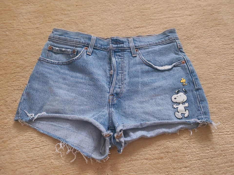 Shorts von Levis W27 in Blankenheim