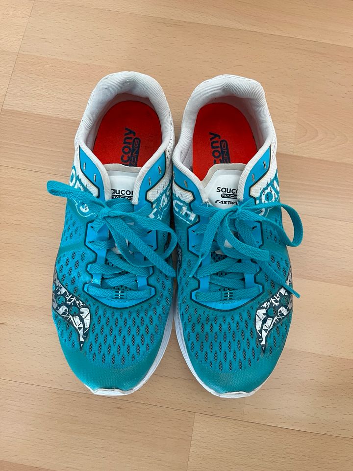 Saucony Laufschuhe Gr. 40 in Pfullendorf