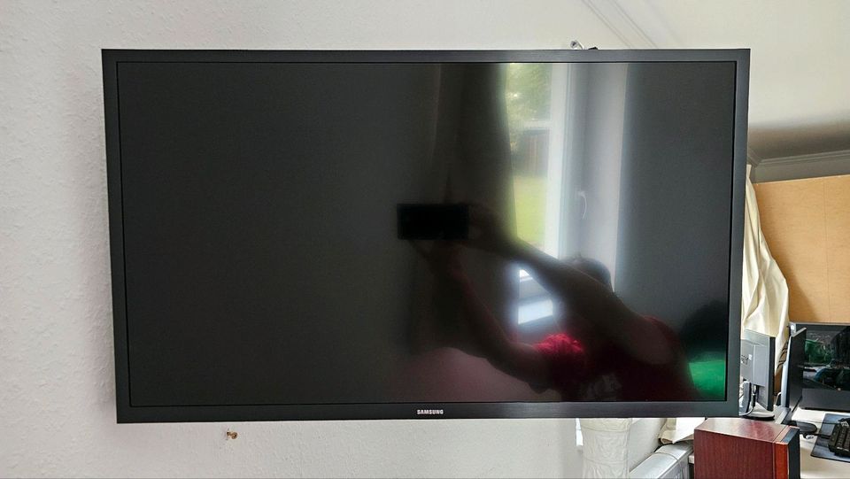 Moin ich biete ein Samsung T5379CD 32 Zoll LED-Fernseher in Gnarrenburg