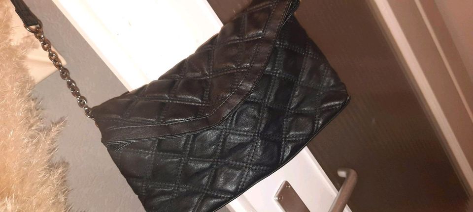 Bershka Umhängetasche shoulderbag Crossbody Tasche in Düsseldorf