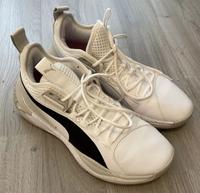 Schöner Puma Sneaker In Weiß Mit Schwarzen Streifen In Größe 40. Hamburg-Nord - Hamburg Fuhlsbüttel Vorschau