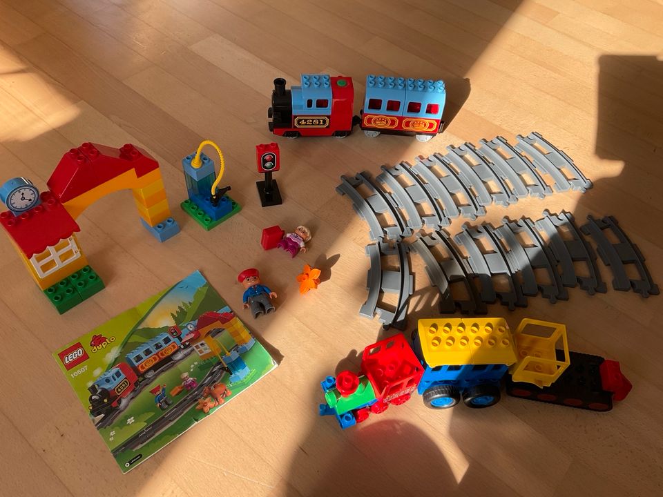 Lego Duplo Eisenbahn 10507 und kleine Eisenbahn+ Anhänger in Bamberg