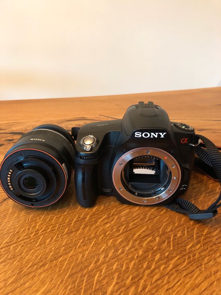 Guter Zustand - Sony A290 Kamera-Kit (18 - 55 Objektiv & Zubehör) in Hamburg