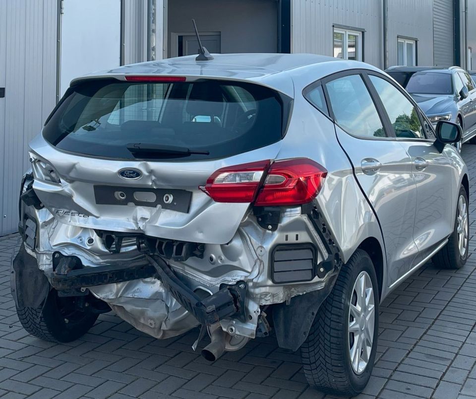 Ford Fiesta Cool & Connect TEMPOMAT/NAVI/ANDROID in Ronnenberg
