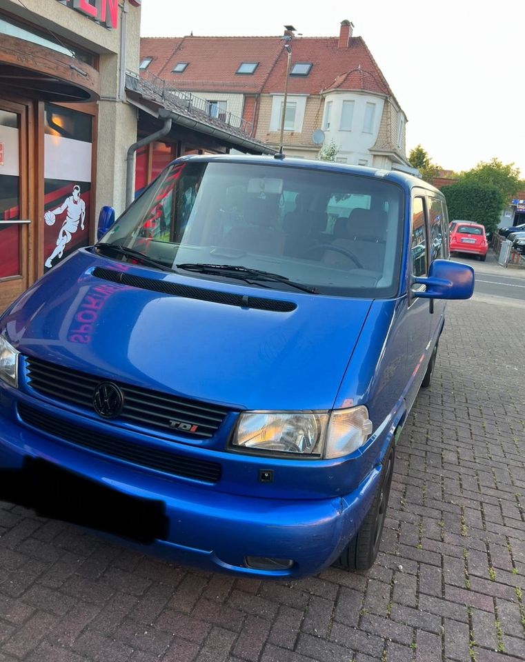 VW Bus Caravelle T4 in Northeim